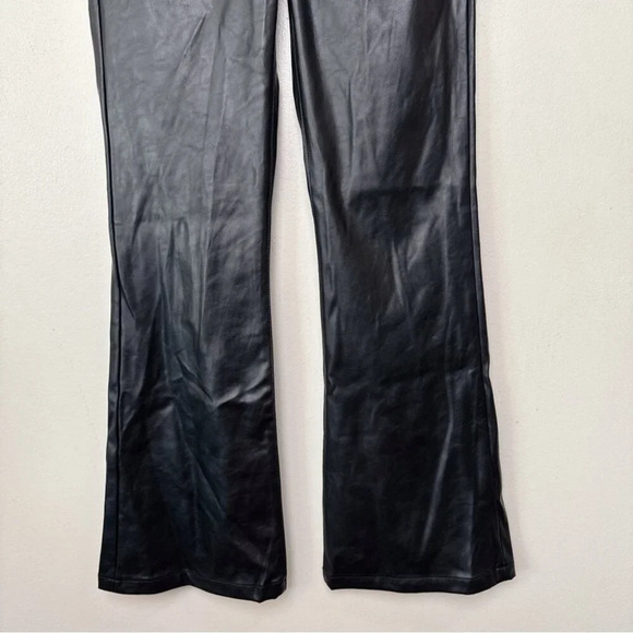 Gap Womens 29 High Rise Vegan Leather 70s Flare Pant - Picture 7 of 14